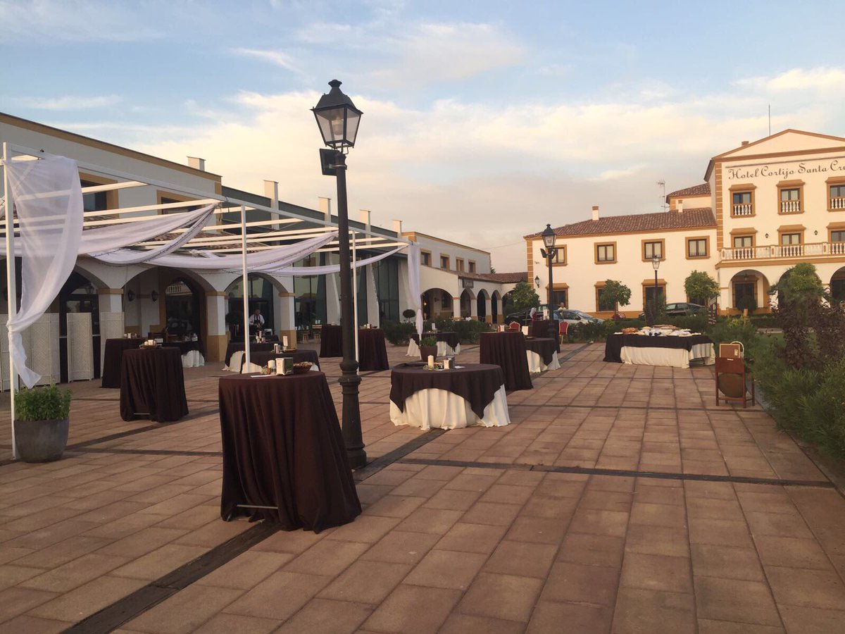 HotelCSC's tweet photo. Todo nuestro equipo de cocina y sala preparados.
💍Boda Elena y Pedro #BodasEnViernes #BodasConEstilo #HotelConEncanto,
¡Enhorabuena! https://t.co/v3eyOcDSRF
