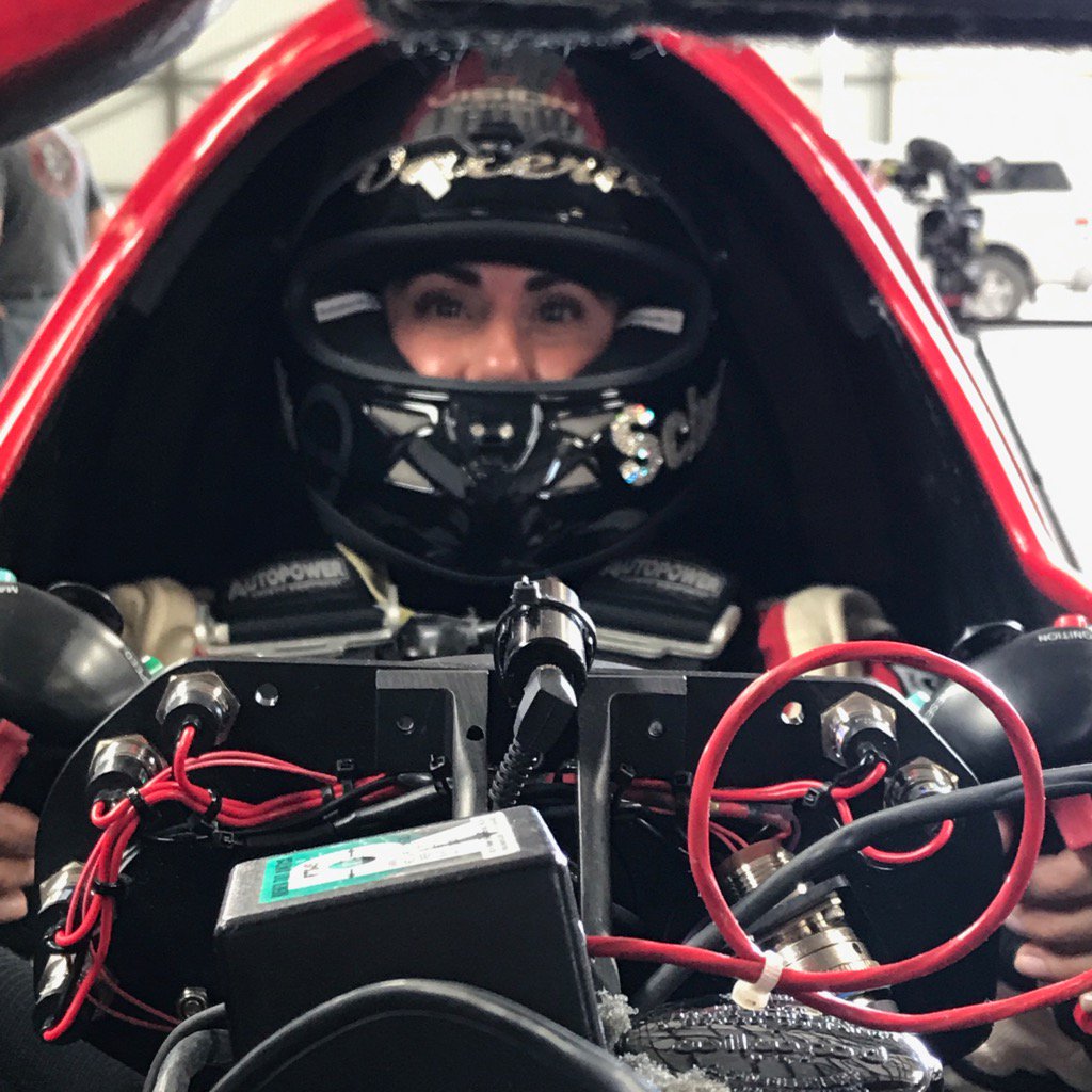 ValerieThompson's tweet photo. My office for the new 6 days!! #VisionWheel @WTTMotorcycles @bludlubricants #office #fastgirl https://t.co/M0jyLdTOd0
