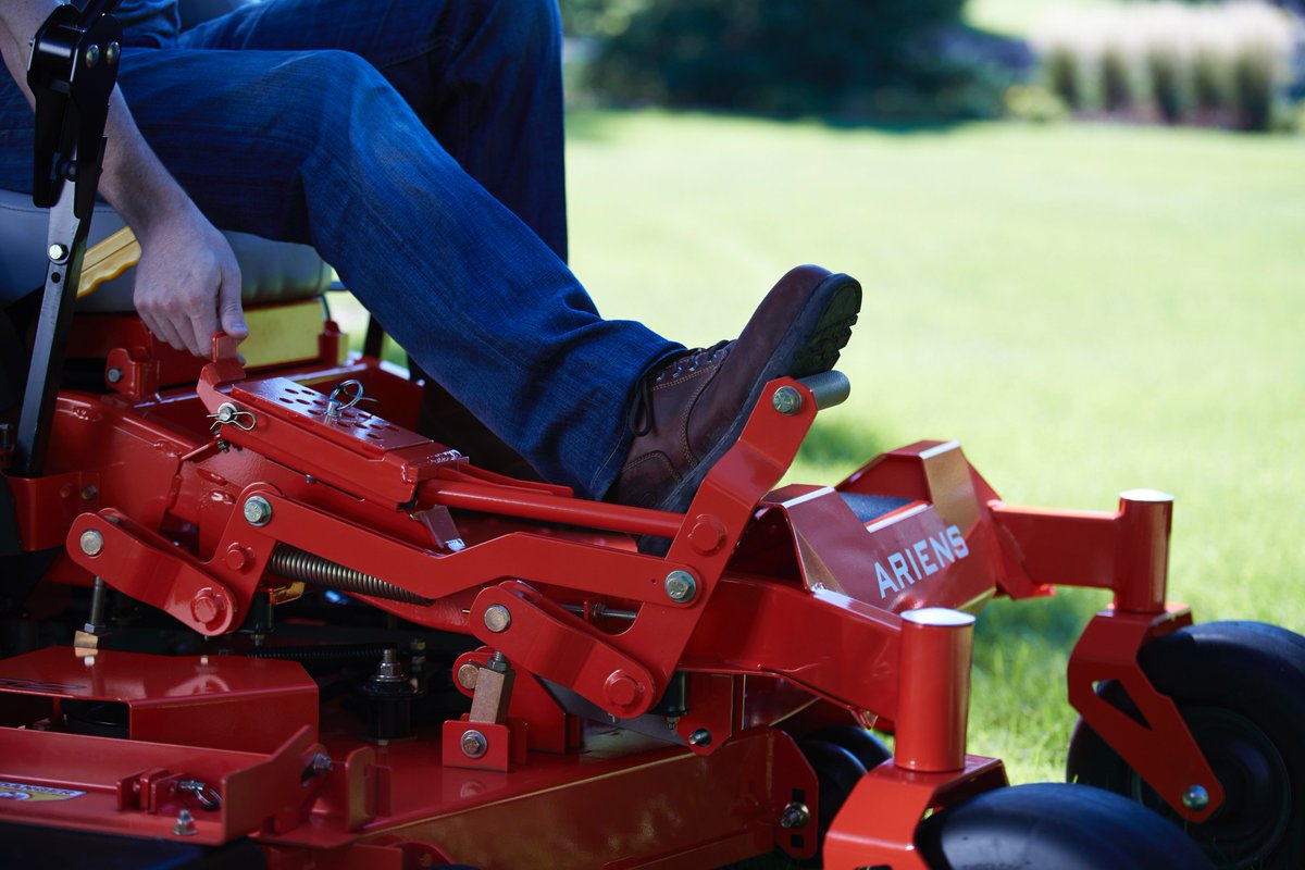 Ariens's tweet image. Need help finding the right product for you? Use our lawn mower selector to help you choose: ariens.com/en-us/lawn-mow…