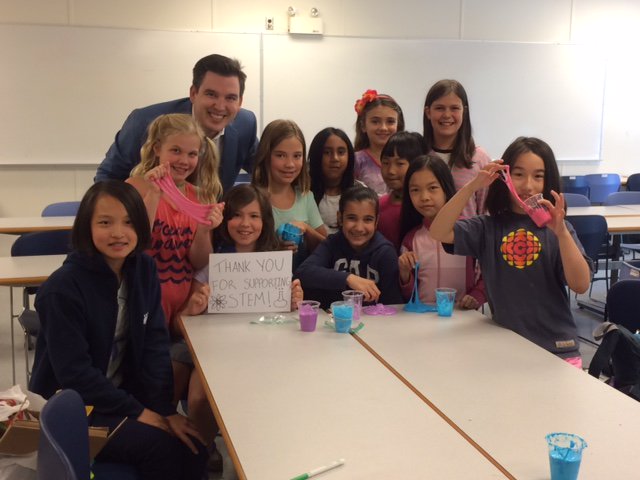 ActuaCanada's tweet photo. Thank you @TedRogersFund @terrybeech for your support & visiting our network member @SFUScienceALIVE in BC today! #Potential2017 #youthSTEM https://t.co/ghbetA4ExH