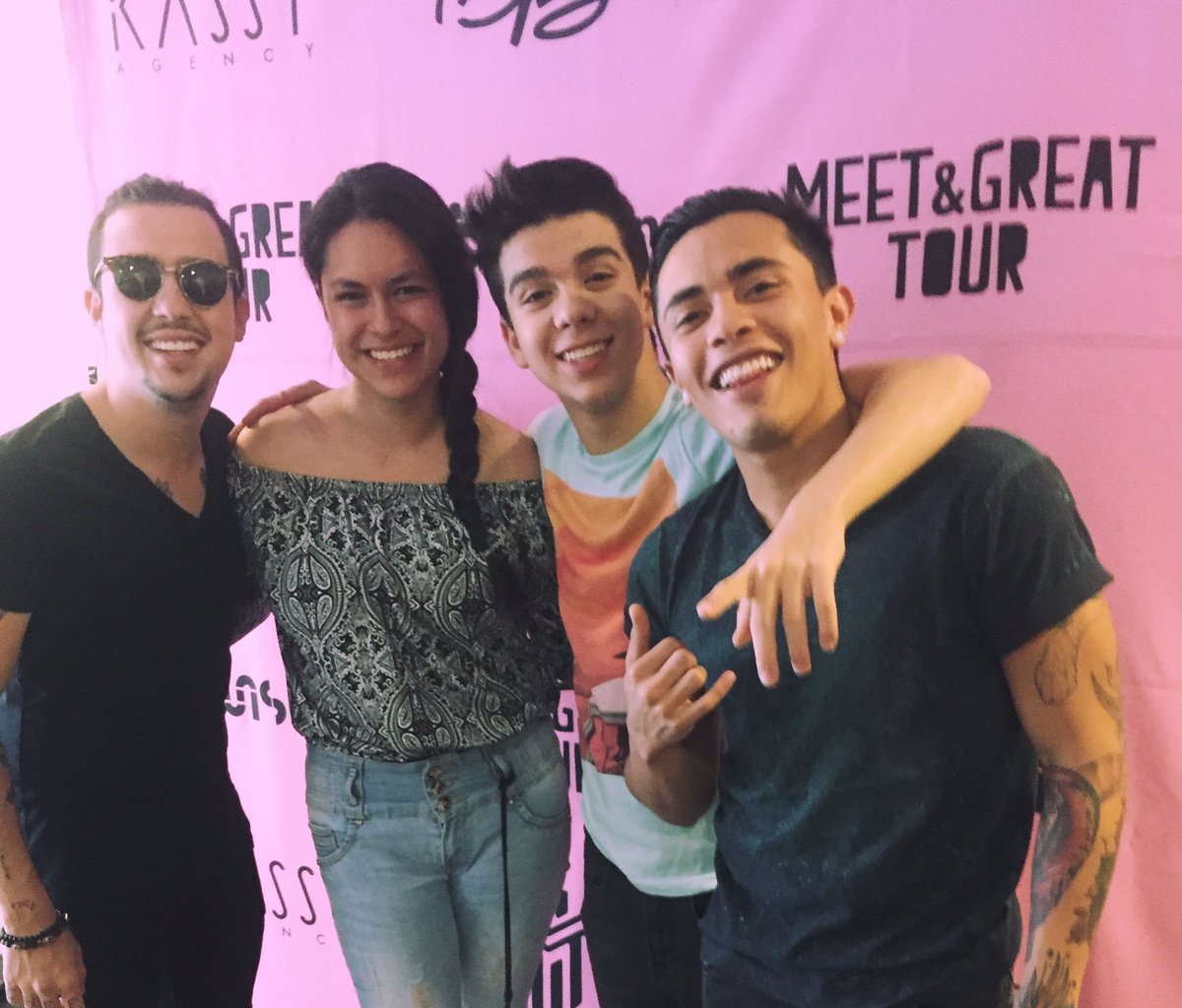 sofiafazc's tweet photo. Son re lindos y sencillos, gracias por la entrevista.💗✨ @DaniellBautista @jancarlobg @MauHCorona https://t.co/eRVYE0JXP1