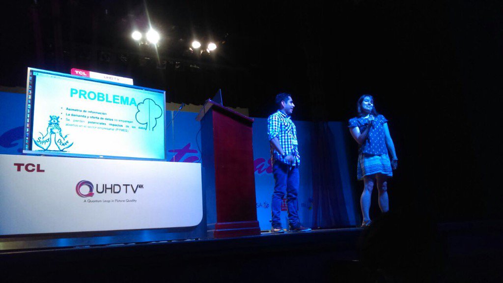 jorgeumanac's tweet photo. Mi equipo del #FellowshipOEA presenta el proceso de #DemanDatos https://t.co/YrFWAX4y0a