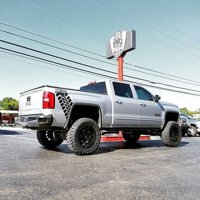 roughcountry's tweet photo. 7" #roughcountry lifted #GMC #Sierra 1500 on 20x10 #Fuel Sledge wheels wrapped in 35x12.50 #ToyoMTs
π·: @briansmotorsports https://t.co/T4CTOVwWfQ