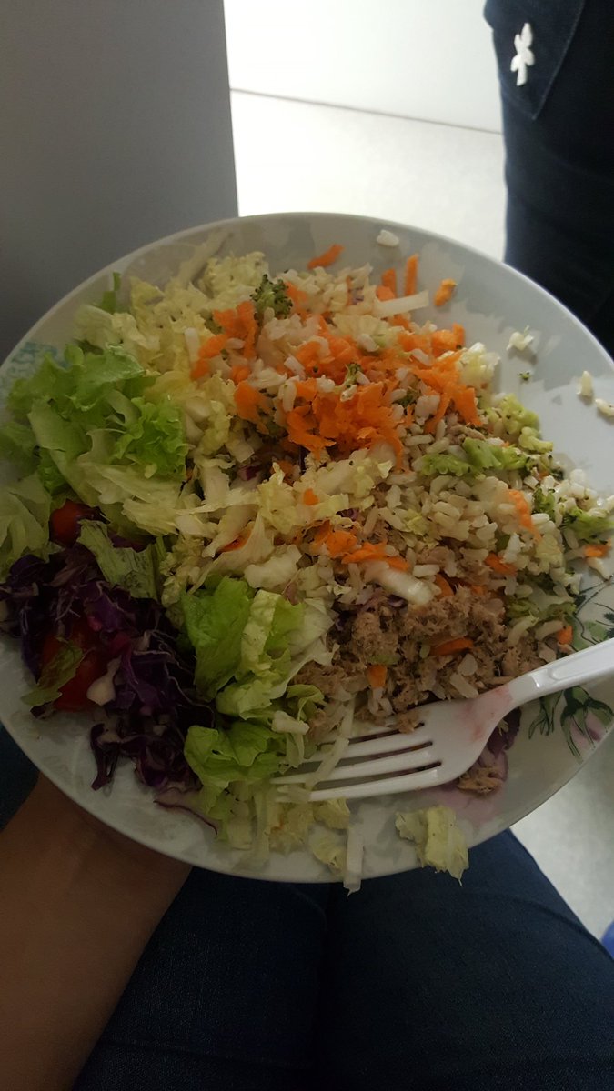 Lilian_M1992's tweet photo. Saladinha 😍 #vidasaudavel #comendobem #vivaoverde https://t.co/IY0D6NUChk