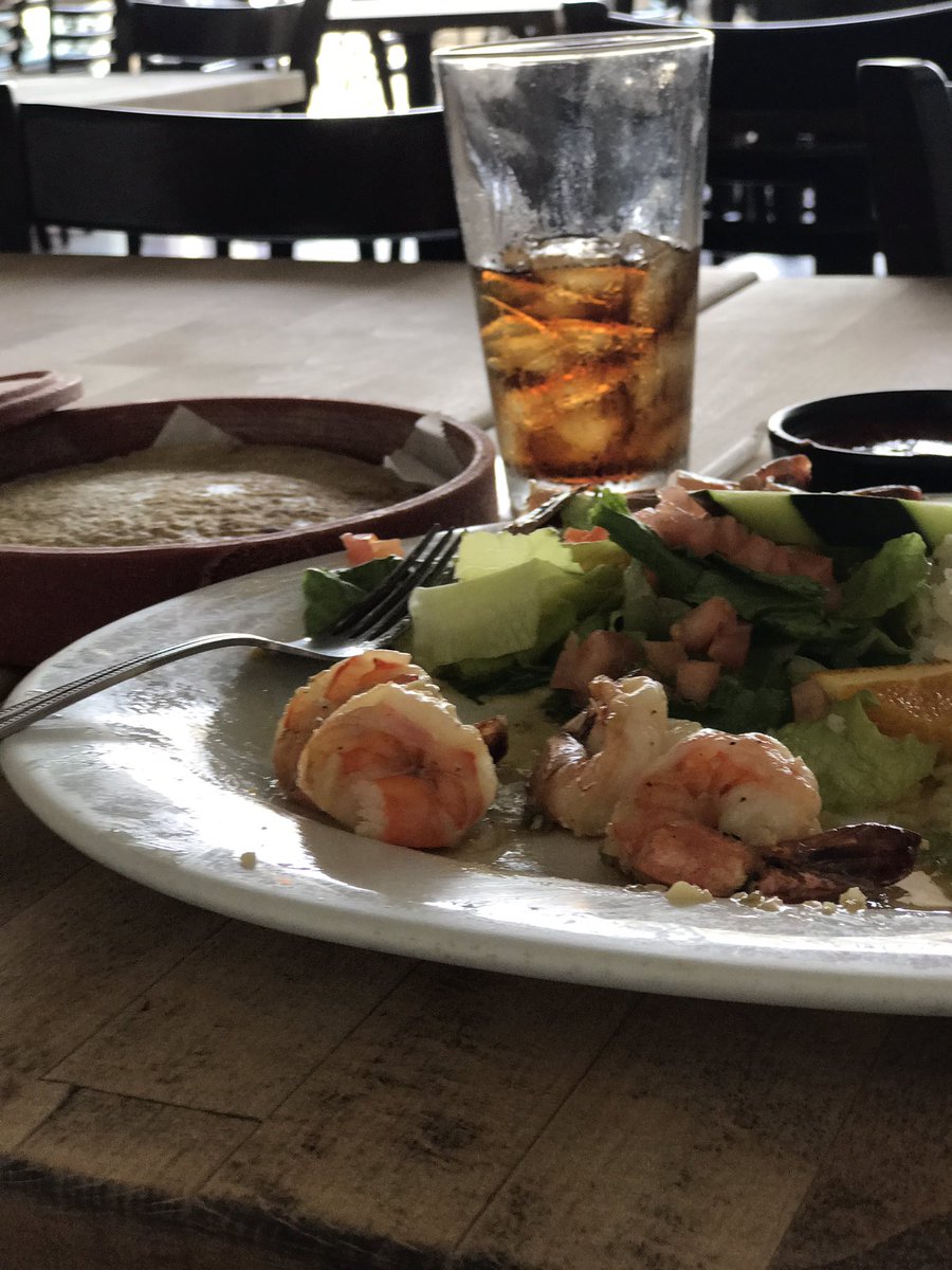 thisisbuehler's tweet photo. @casamartinsm I stopped in for lunch,  #OMG #amazing #bestfood #service and homemade corn #tortillas  I think I'm in #love https://t.co/nqI6gwr5AJ
