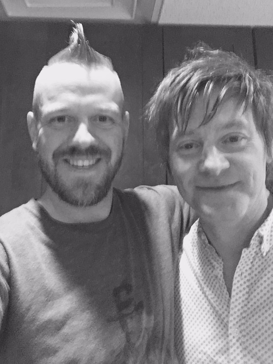 Nothing like creating music with this guy over the last few days .<a href="/LowestOfTheLow/">Lowest Of The Low</a> #RonHawkins .<a href="/LLSusa/">伊藤佑愛</a> #charity              🇺🇸🇨🇦