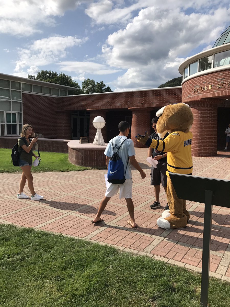 GoQUBobcats's tweet photo. Boomer had a blast meeting so many new Bobcats and @QUPanhellenic today! It's going to be a great year! https://t.co/CZRdmxICqh