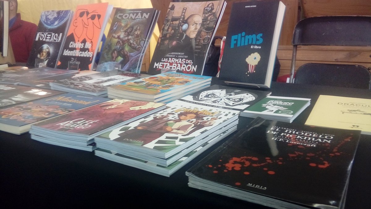 Ya, chiquillos. Estamos hasta las 21.30 horas en la feria de comics de la reina. Aproveche la tardecita soleada