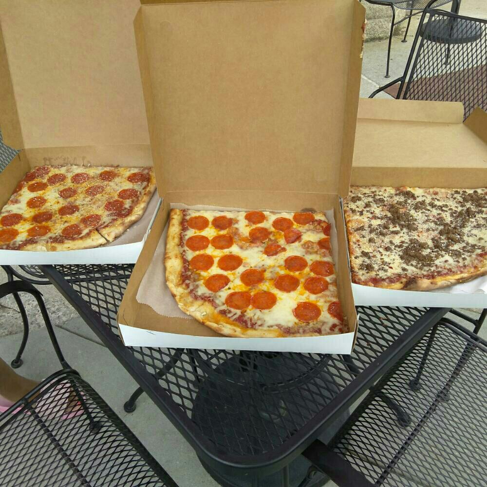 83Lil_Bit's tweet photo. What's Friday night with out causing a ruckus...
#getstealz @RuckusPizza @getStealz https://t.co/ZYgJPLFNZc