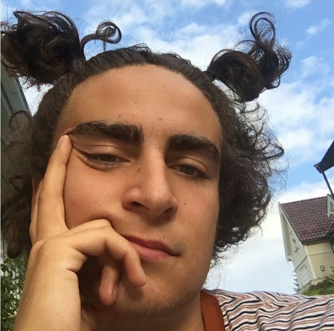 vikimaus302's tweet photo. Когда говорят быть женственной!😀
Я:
#Skam #skamfamily #skampl https://t.co/gd1bWLlb3N