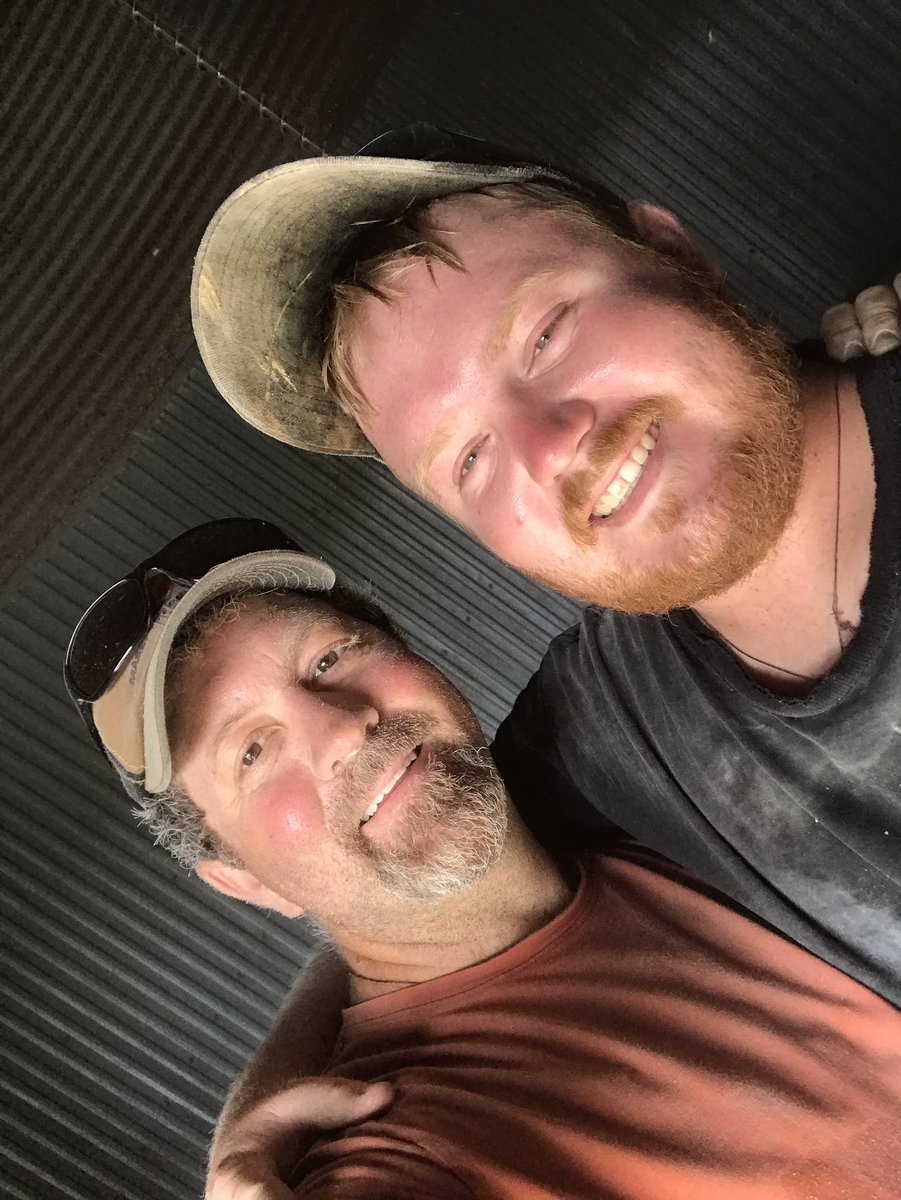 MoeChauvin's tweet photo. Happy son Shawn took day off work for his birthday today. Take advantage to empty clean bottom of grain bins #HappyBirthdayShawn 🍺 #corn16 https://t.co/wPS2VDmpTX