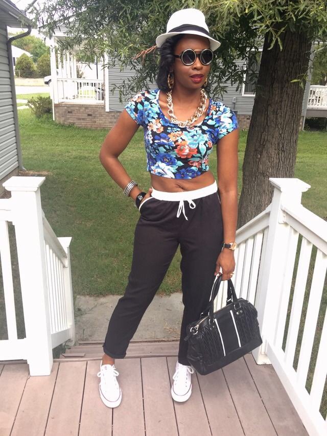 oneikastyle's tweet photo. My 90s throwback vibe with these colorblocked Joggers that's how I'm spending my #summerofstyle #ambsdr #spnsrd https://t.co/qTzofoqcwO