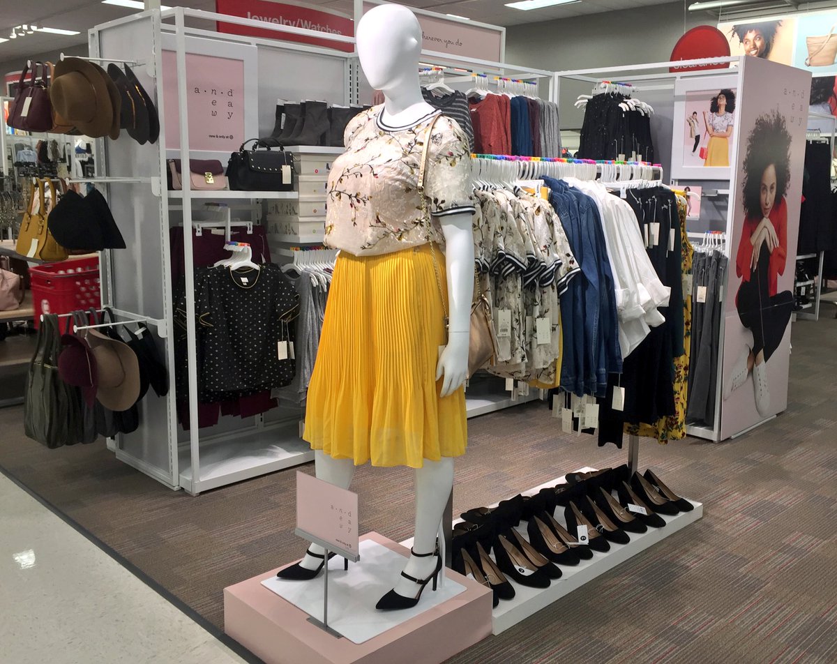 KarlaVMTL's tweet photo. A New Day and Goodfellow &amp; Co have been a hit at T-0966! Guests are loving the styles and fit. We are having such a blast helping them shop! https://t.co/jP8FEqFVmB