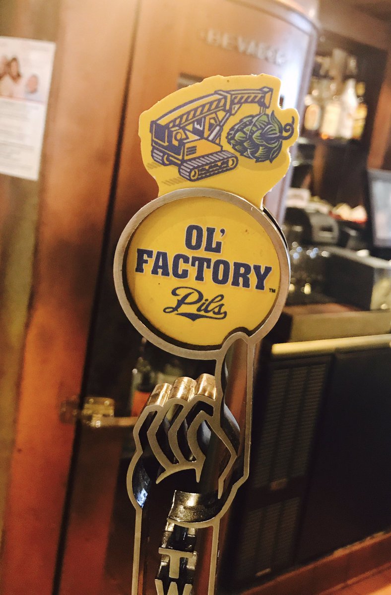 caitgue's tweet photo. The @2RoadsBrewing #olfactorypils is an awesome pairing with @DinoBBQStam pulled pork! https://t.co/dNVyYJ0V3n