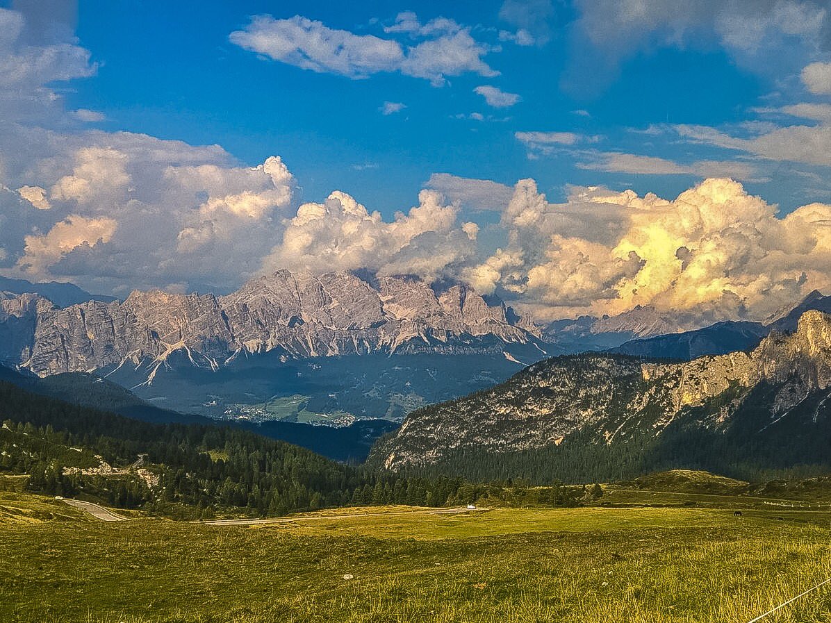 frank61MI's tweet photo. ⛰View from #passogiau #giau #nuvolau #trekking #hiking #climbing #cortina #cortinadampezzo #mountains #montagne #dolomiti #dolomites #tofane https://t.co/tnqZBKum5o
