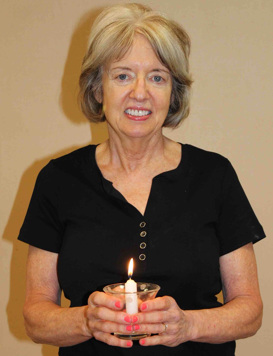 ShalomKy's tweet photo. Additional Temple Shalom members support #bethelightforjustice https://t.co/Kc5IZgHo3u