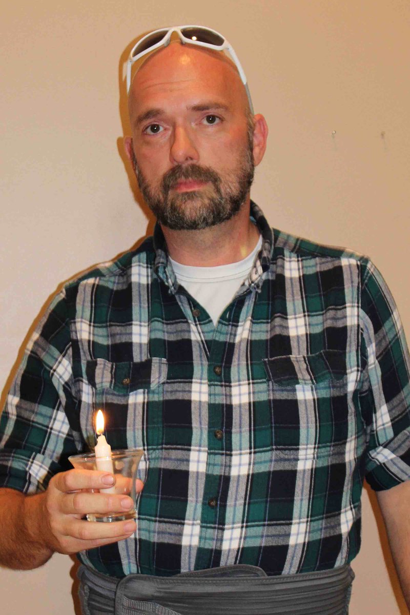 ShalomKy's tweet photo. Additional Temple Shalom members support #bethelightforjustice https://t.co/Kc5IZgHo3u