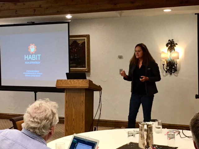 LEAPMediaUS's tweet photo. Stephanie Weber at #VailRoundtable discussing habits - how they're formed and how companies can create (digital news) habits @stephaniecs https://t.co/VyH6lse3jq