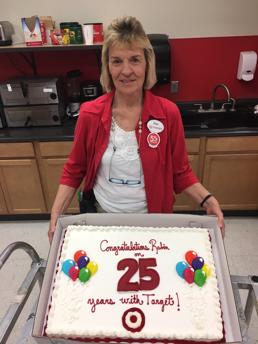 ETLMattyIce's tweet photo. Celebrated GSTL Robin's 25th anniversary with Target today!! Lucky to have her as a leader here at TheFrid! https://t.co/e7YenKaWTw
