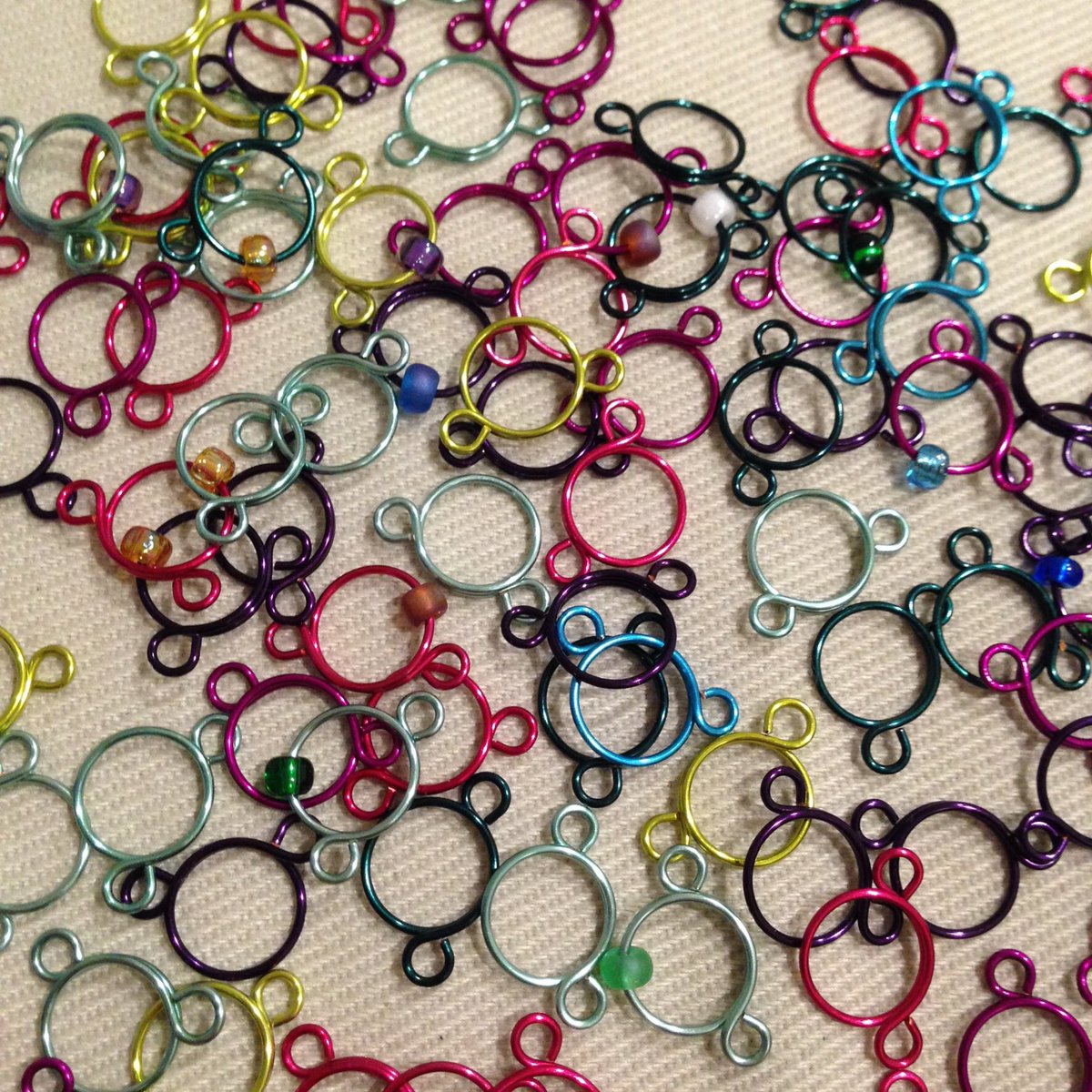 juniper_ginger's tweet photo. Lots of stitch marker prep going on here for @perthyarnfest. 16 days to go! #stitchmarkers #perthyarnfest17 https://t.co/OzduWyDjHL