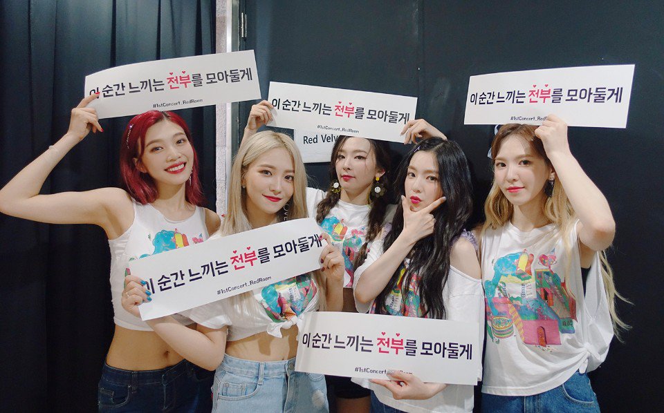 AUTOM5TIC's tweet photo. #RedVelvet First concert ‘#RedRoom’ 무사히 마쳤습니다~😆
3일 동안 고생한 #레드벨벳 에게 박수~~👏👏👏👏👏
아낌없는 환호를 보내준 #레베럽 감사합니다! 🤗 https://t.co/AefLyi0Dnh