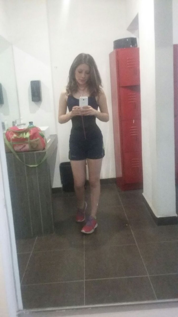 Estaba bien delgada; (