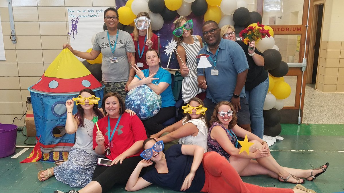 Relay_SDT's tweet photo. What an "Out of this world" first day of school! Feeling inspired and ready for an amazing year! @TeamMiddlesexES #mesmagic https://t.co/L9esAAjFSR