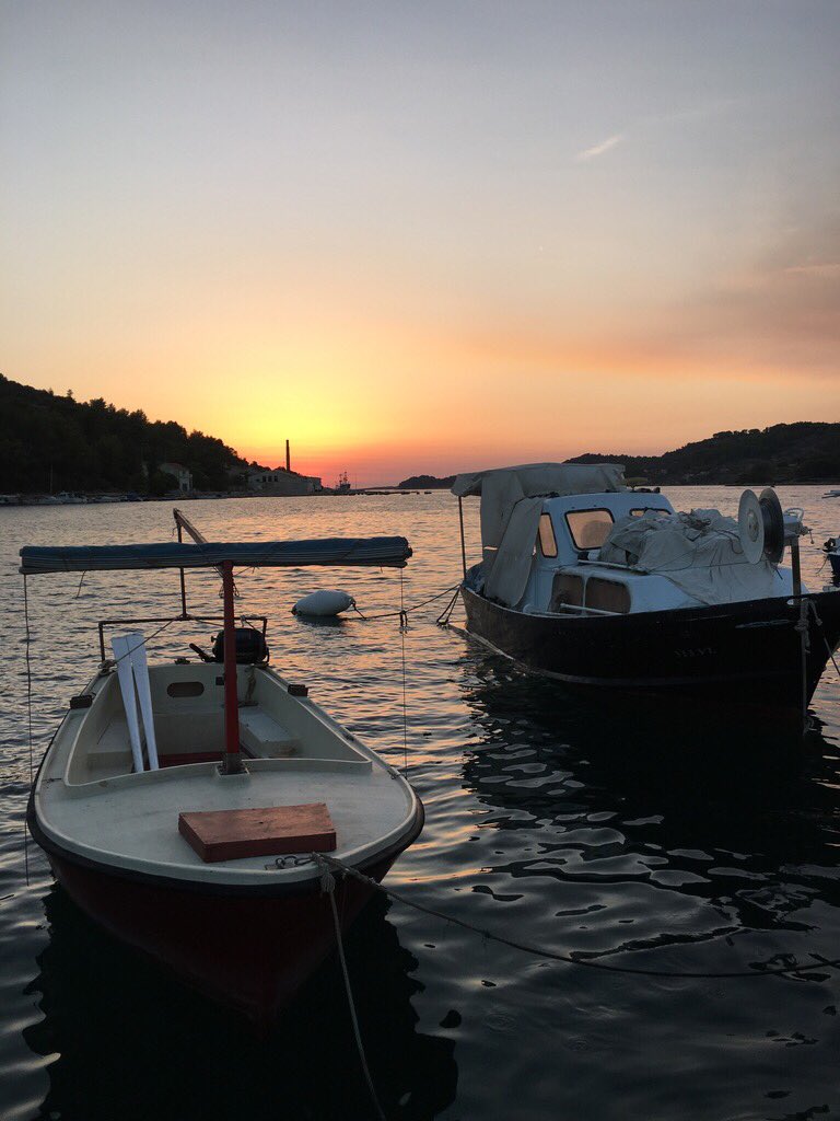 _FLOrchestra's tweet photo. @voicesoundtext (Kardamyli, Greece), @nelabrown (Vela Luka, Croatia), streaming soundscapes using LiveSHOUT and i-XY @rodemics ... https://t.co/IqqLafvMFc