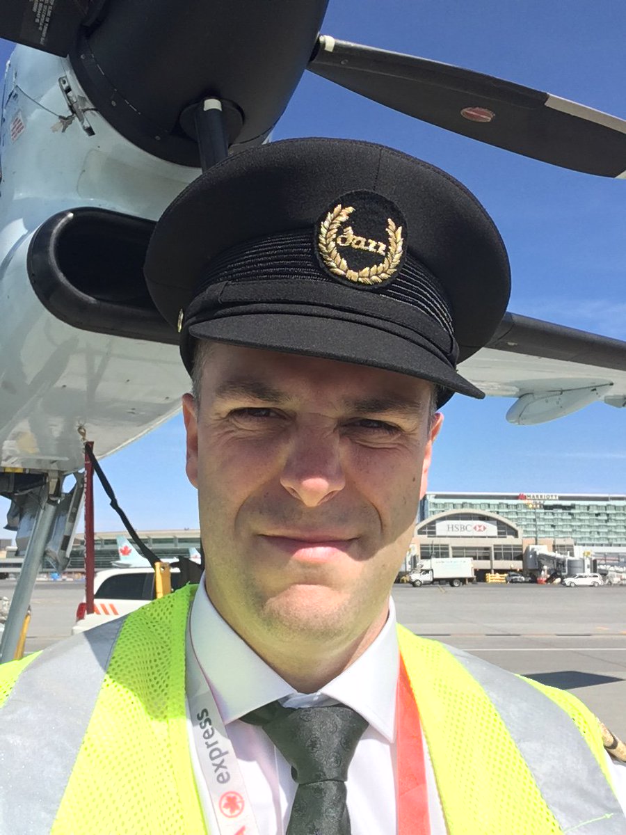 comiquaze's tweet photo. First flight as a Dash 8 FO done! YYC-YQU! #jazzaviationlp https://t.co/qzaQZ9BM6k