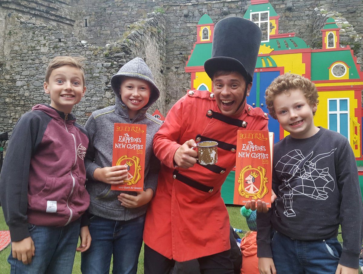 missingsleep's tweet photo. @IllyriaTheatre you guys were incredible 😀 lots of respect for your work! x https://t.co/e0KZfS7G6y