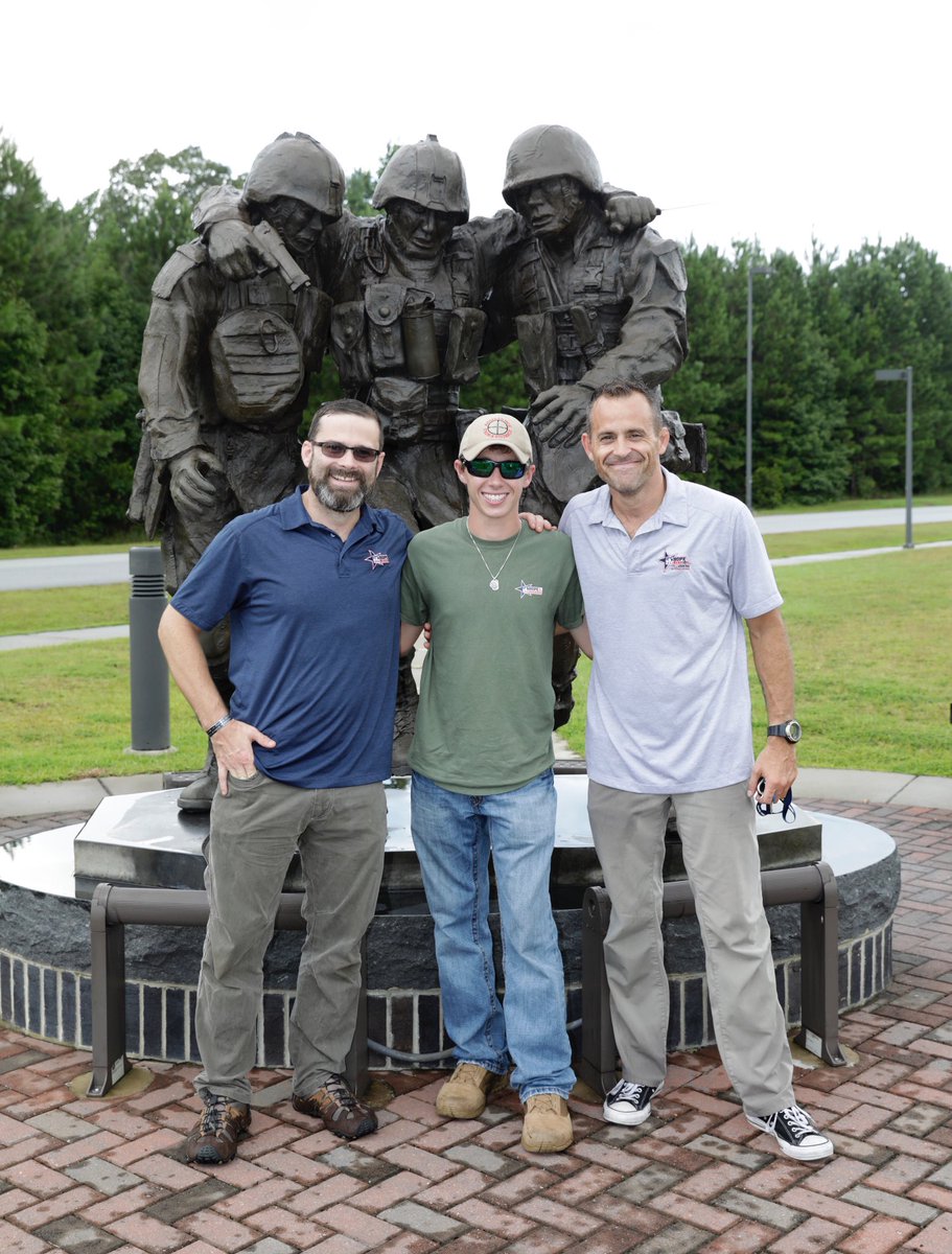 BrandonJonesRac's tweet photo. Ash and I had the opportunity to go to Camp Johnson earlier this week and speak w/ some of the Field Medical Training Battalion-East. https://t.co/xXqLPqkuxb