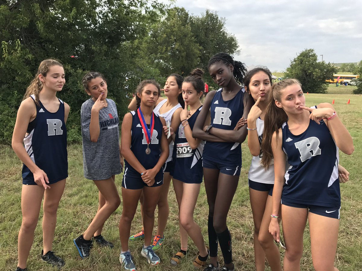 RichlandXCTrack's tweet photo. This bunch... #GreatDayToBeARebel #CowtownChallenge #RebelXC #RFamily https://t.co/3srXIUNAMI