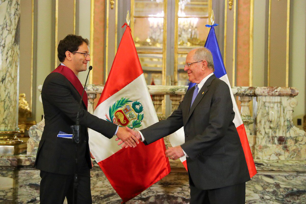 FrancePerou's tweet photo. El Presidente peruano @ppkamigo condecora con la Orden "El Sol del Perú" al Embajador de Francia @FabriceMauries https://t.co/dEqQaN8sBx https://t.co/s04sUMsh3X