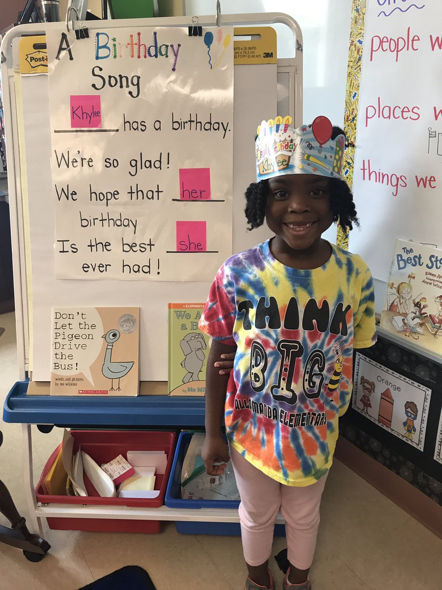 Bethany_Robins's tweet photo. We celebrated our first birthday of the school year! #schoolbirthdays #sharedreading #tgif 💛 https://t.co/JQoLeSqZcy