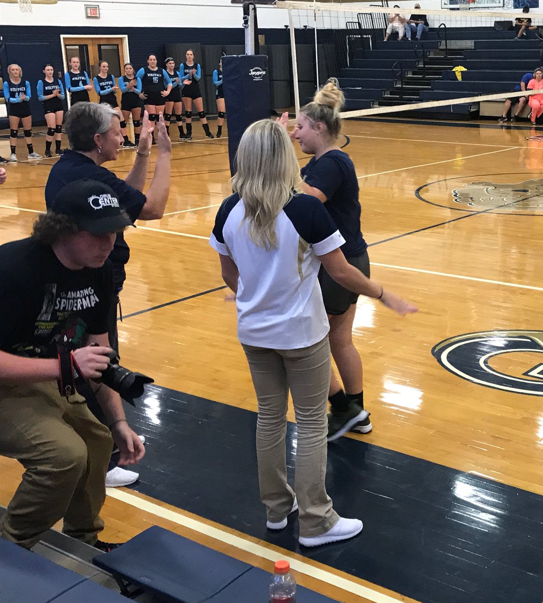cindystevens00's tweet photo. This truly breaks this momma's heart! #notinuniform #volleyballbegins https://t.co/Lqi4AjghnL