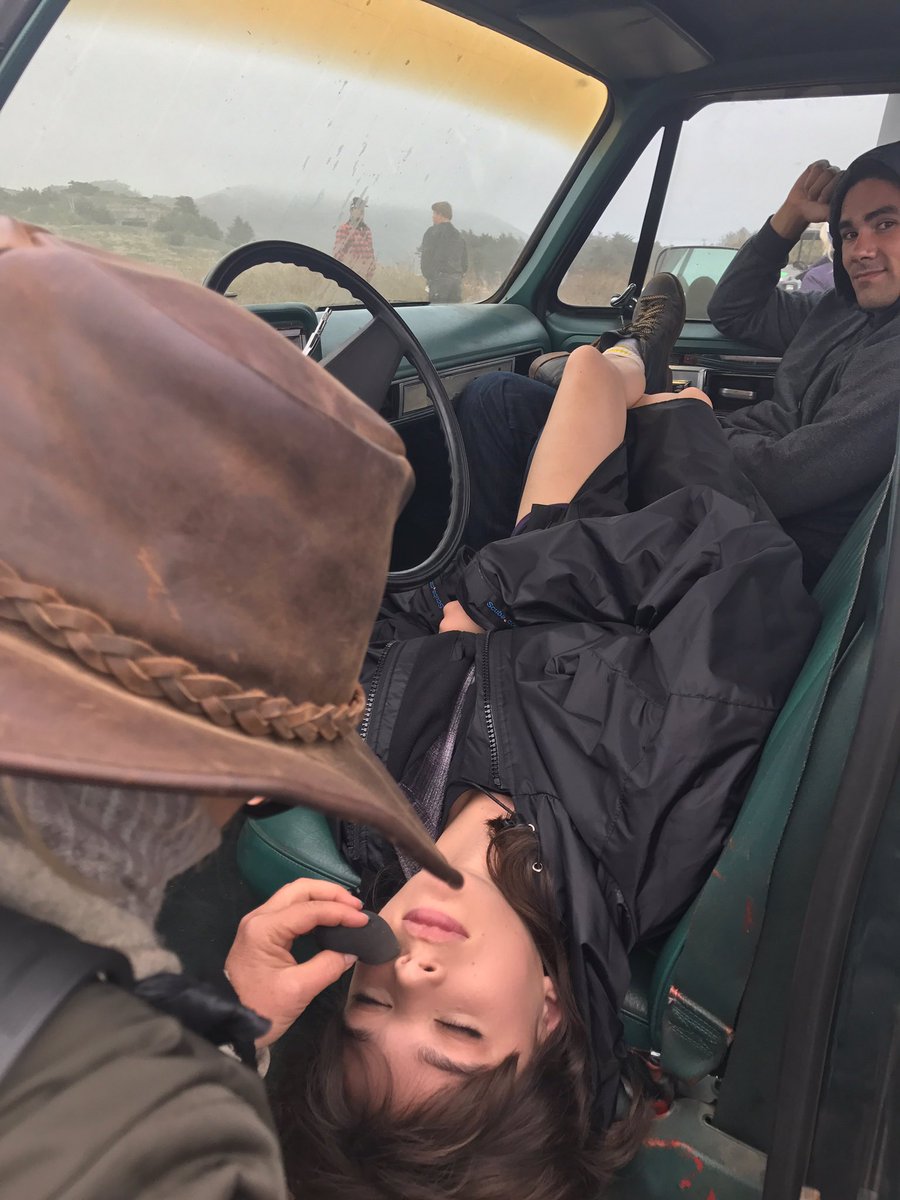 In case you were wondering what an after lunch touch up on a Friday in the cold looks like, here you go. 😴💨#BumblebeeTheMovie