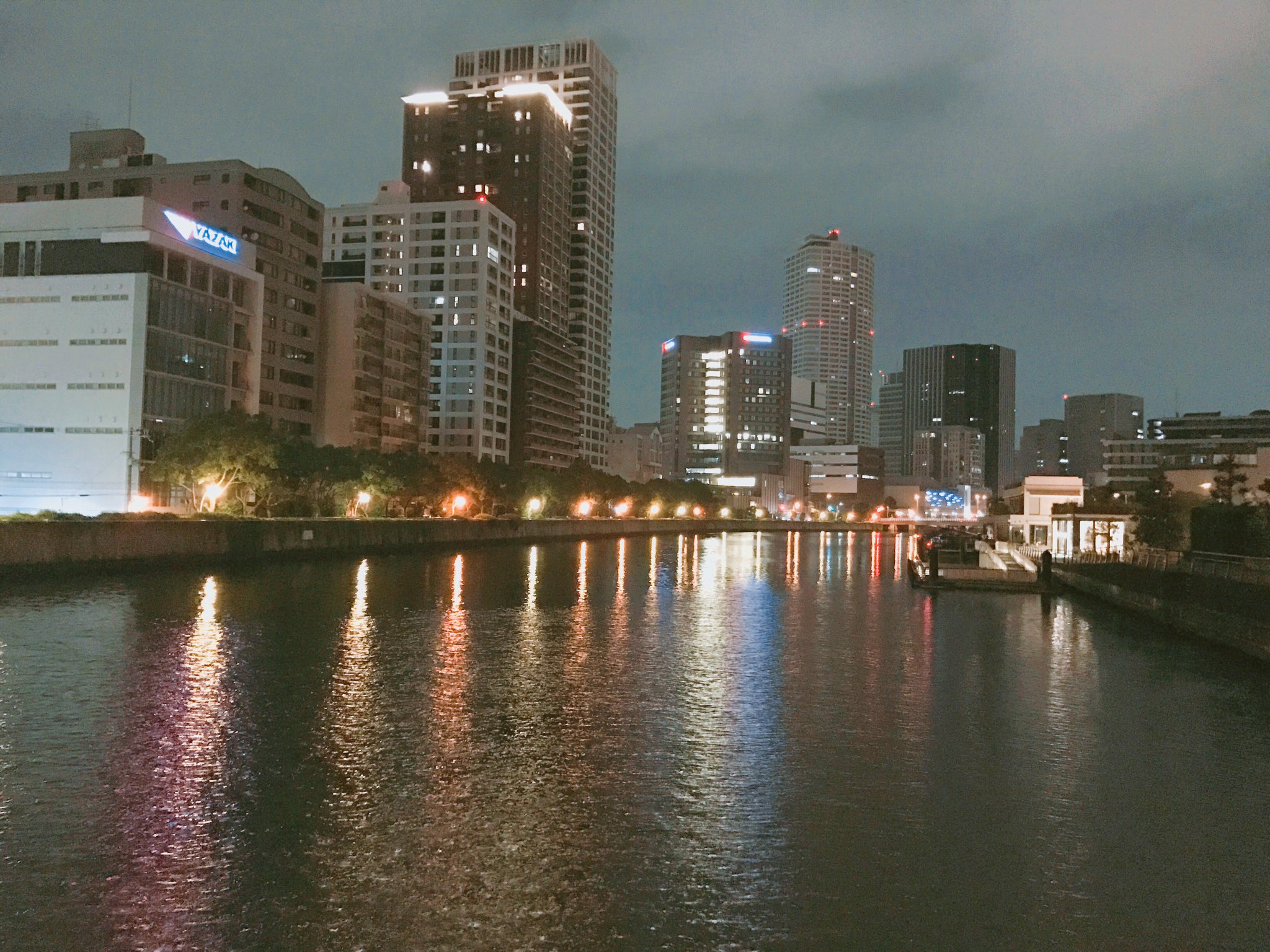 DIH8dV5VwAAfjhM.jpg:orig