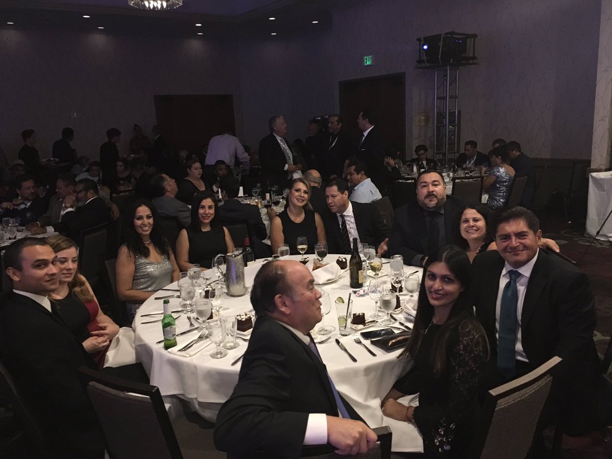 CAHispanic's tweet photo. Thank you @WellsFargo for sponsoring the Awards Gala! #CAHispanic #buildingCHCC https://t.co/rzc0IYug6i