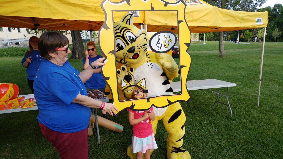 KingstonGT's tweet photo. Come meet friendly at @CNIB_Ontario #nightsteps in Kingston at lake Ontario park https://t.co/N0yn2vW0kX