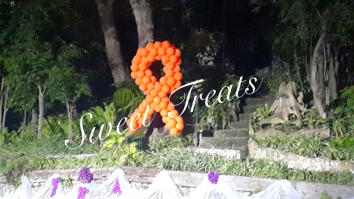 sweetreats6's tweet photo. #fashionshowdeco #stagedeco #cancerresearch https://t.co/EkDsUUmBNf