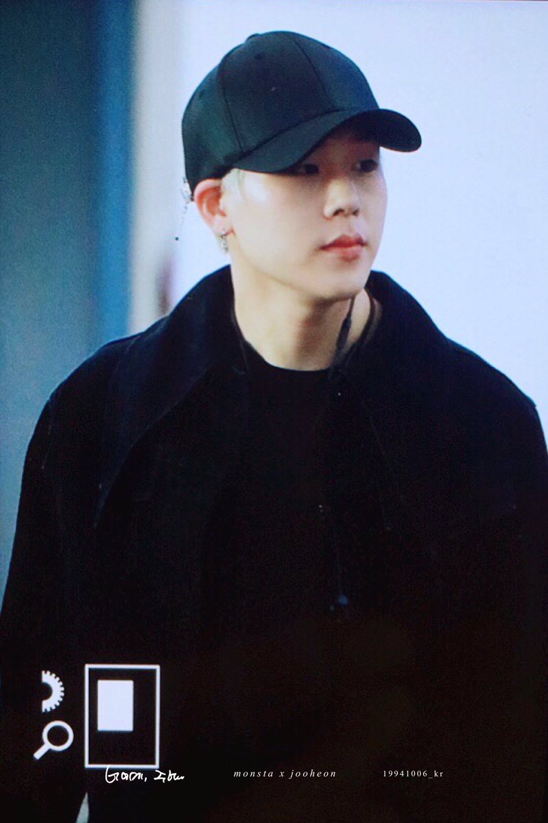 19941006_kr's tweet photo. 170826 ICN #주헌 #JOOHEON #몬스타엑스 #MONSTA_X @OfficialMonstaX 너무 멋있어여 ☺️ https://t.co/2JpgCm2LXA