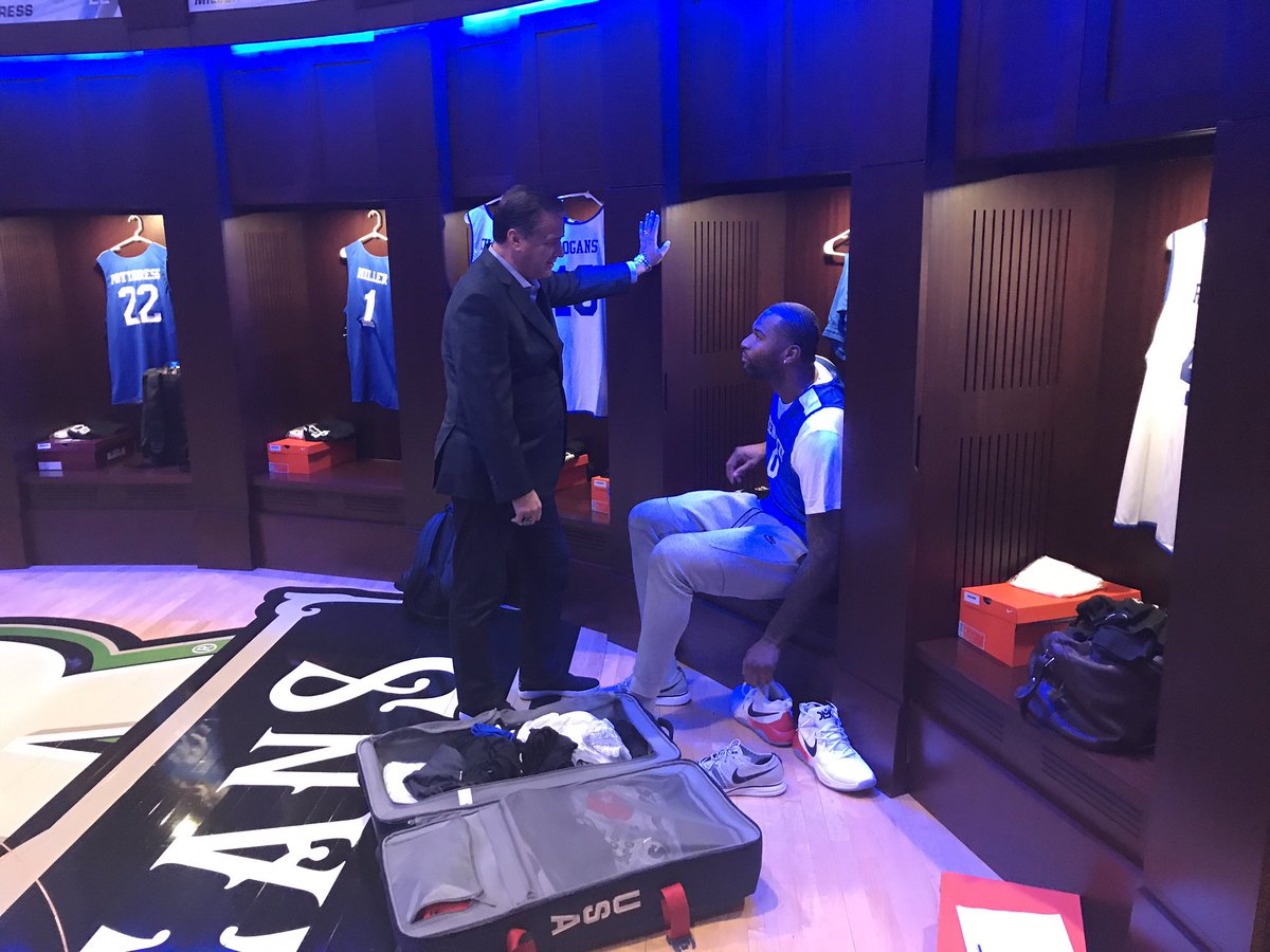 KentuckyMBB's tweet photo. .@UKCoachCalipari making the rounds. Lot of catching up to do. https://t.co/D2kcPZUwhJ
