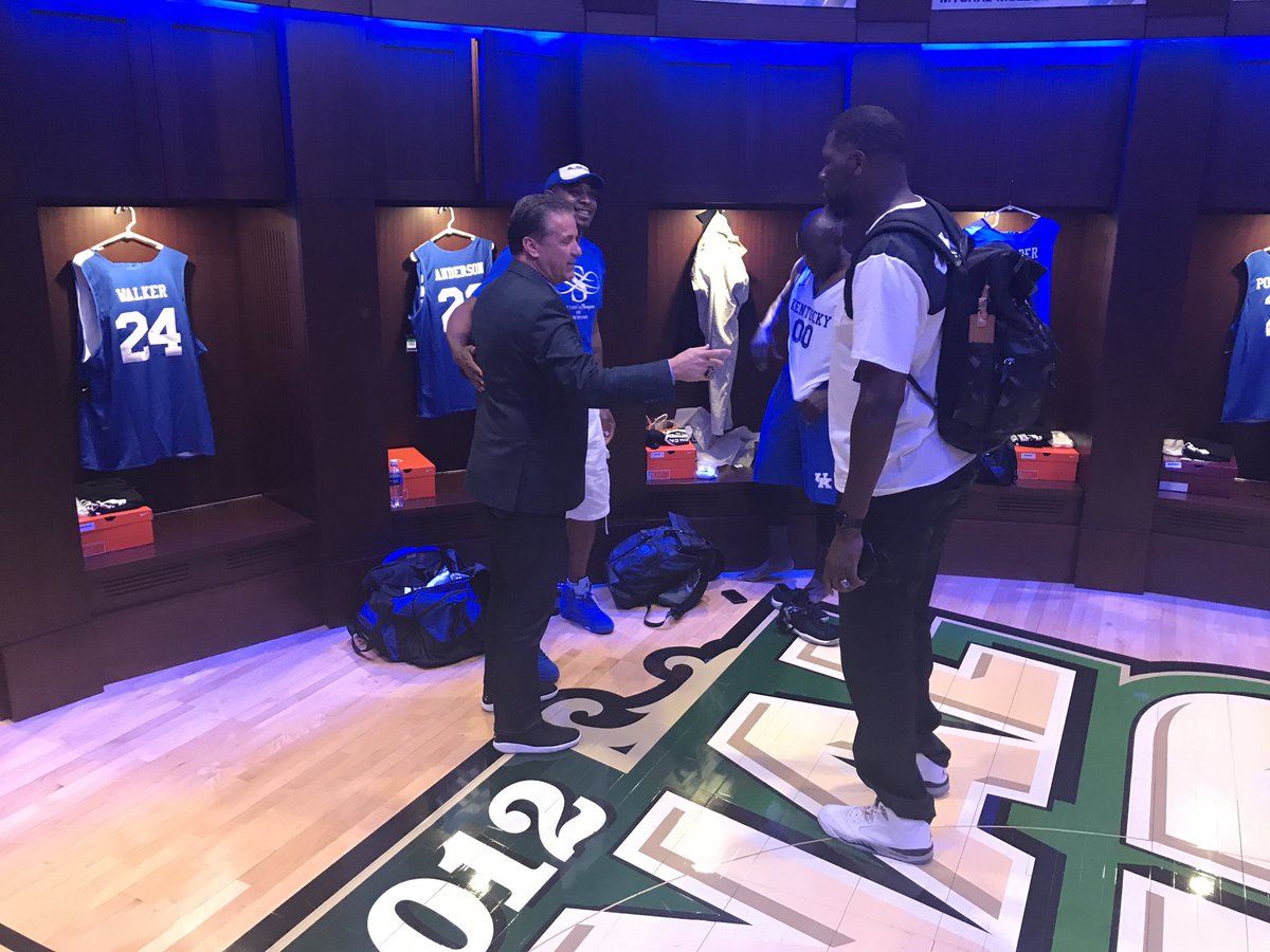 KentuckyMBB's tweet photo. .@UKCoachCalipari making the rounds. Lot of catching up to do. https://t.co/D2kcPZUwhJ