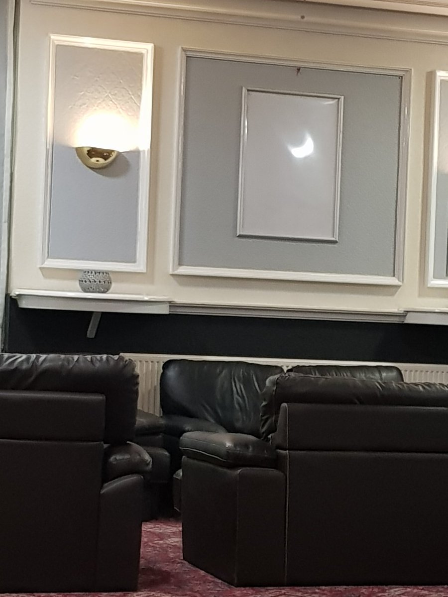 gazarhya's tweet image. I've been watching this for 4 hours.... 
Why the fuck has this moon not set! 

#NoAlcholInvolved
#NotPissed