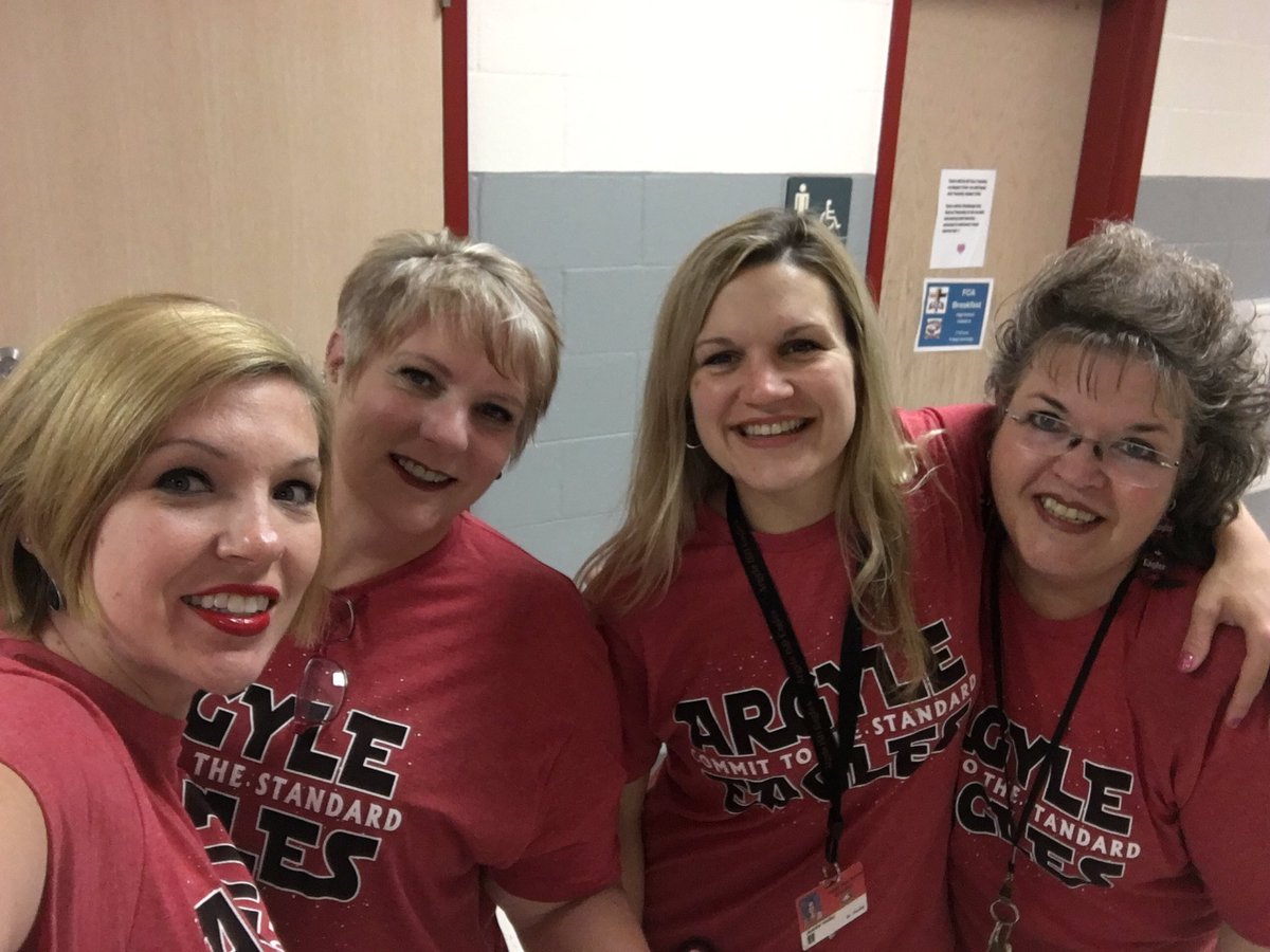 TheLearningHunt's tweet photo. Celebrating Friday! The Force is strong with us! #WeAreArgyle #argylehighschool #argyleisd https://t.co/wVbOGVnqRI