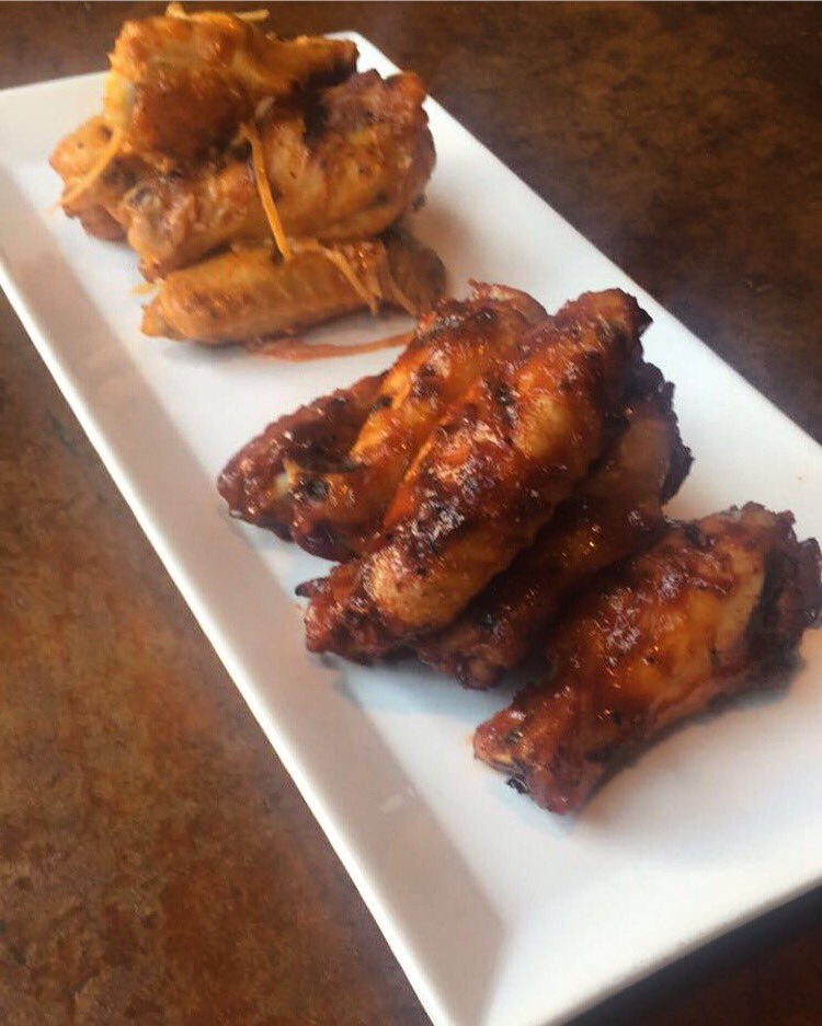 eighty3memphis's tweet photo. Wings with all the flavor and a few surprises! https://t.co/xqdlhjdEWV