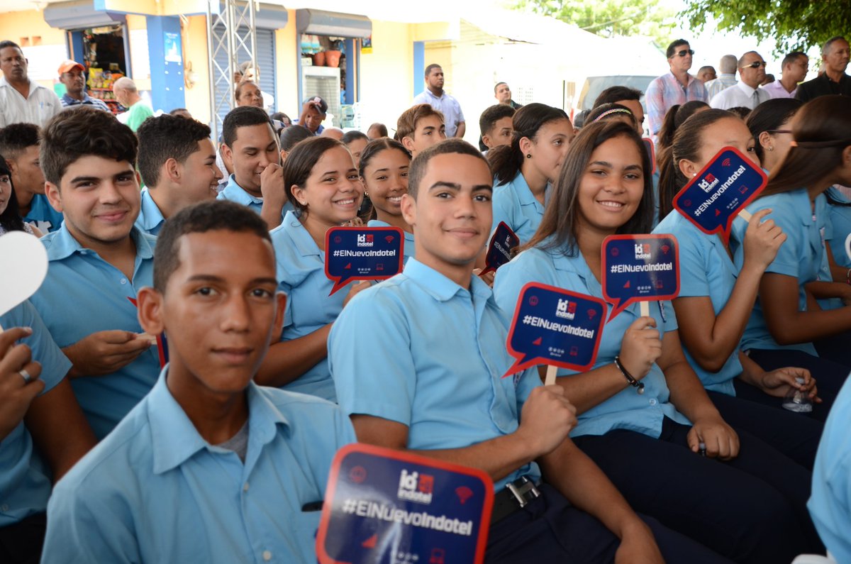 JoseDelCSavinon's tweet photo. Trabajando en #RepúblicaDigital, cerrando cada vez más la brecha digital, en esta ocasión en Salcedo, provincia Hermanas Mirabal. https://t.co/fZ7a3r1th3