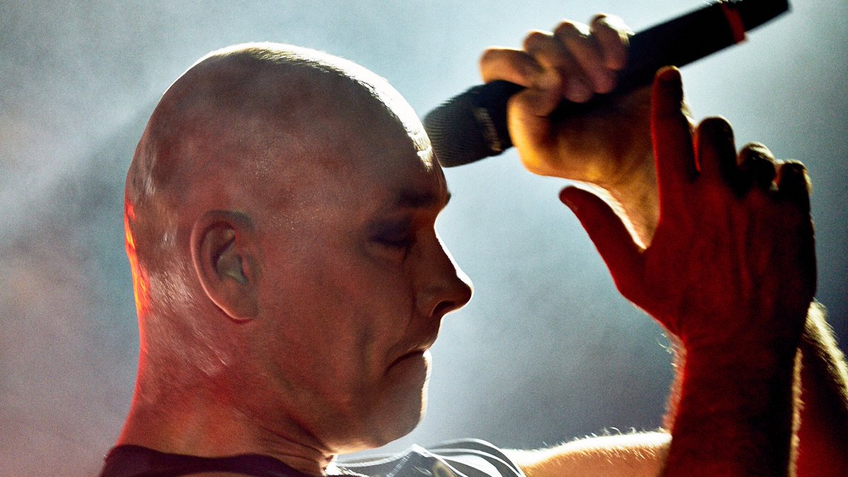 Encore from tonight's headliners, <a href="/k_rotersand/">krischan jan-eric wesenberg</a>, is going to exterminate the dancefloor.