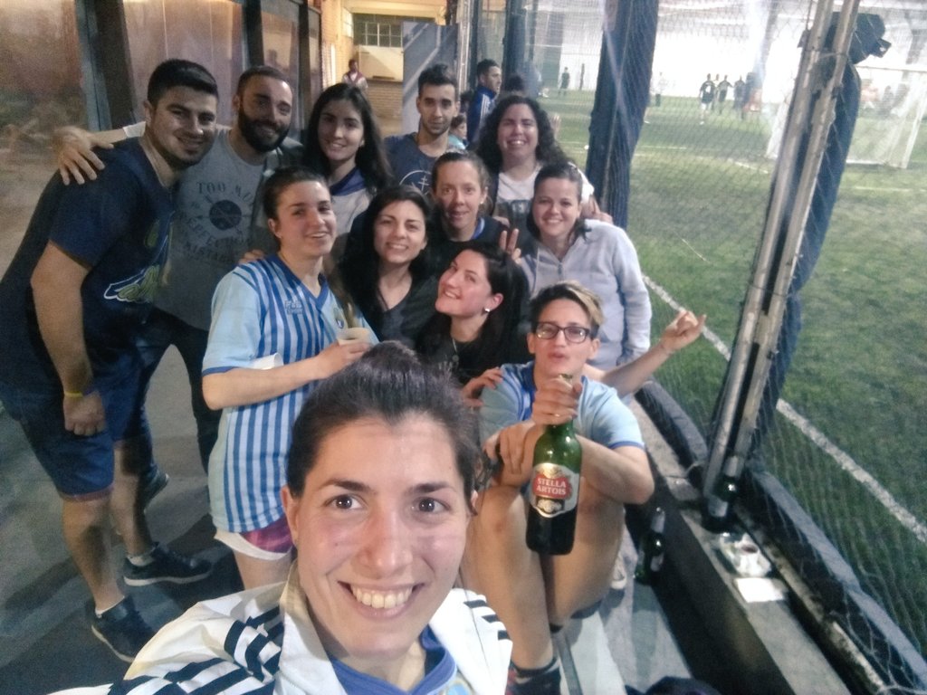 HorizonteFem's tweet photo. Séptima victoria consecutiva del Hori y toda esta banda hermosa que nos acompaña 💪⚽💙 https://t.co/PiiD6F4hnh