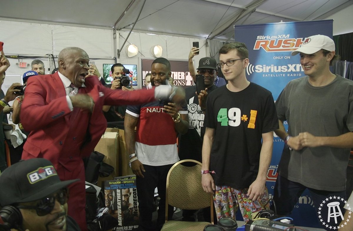 RobbieBarstool's tweet photo. A punch so slow it bored me. https://t.co/wizYp9h3bx